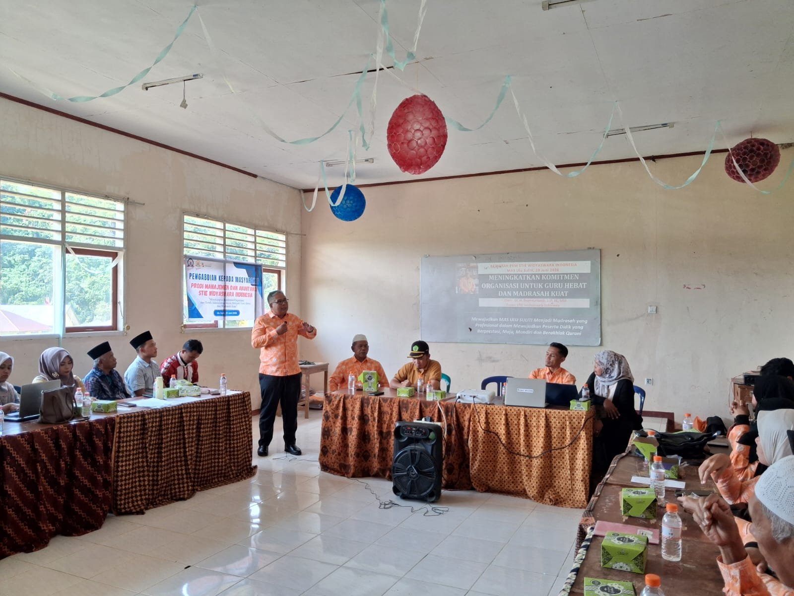 Membangun Komitmen Organisasi dan Tertib Administrasi untuk Menjadi Guru Hebat dan Madrasah Kuat
