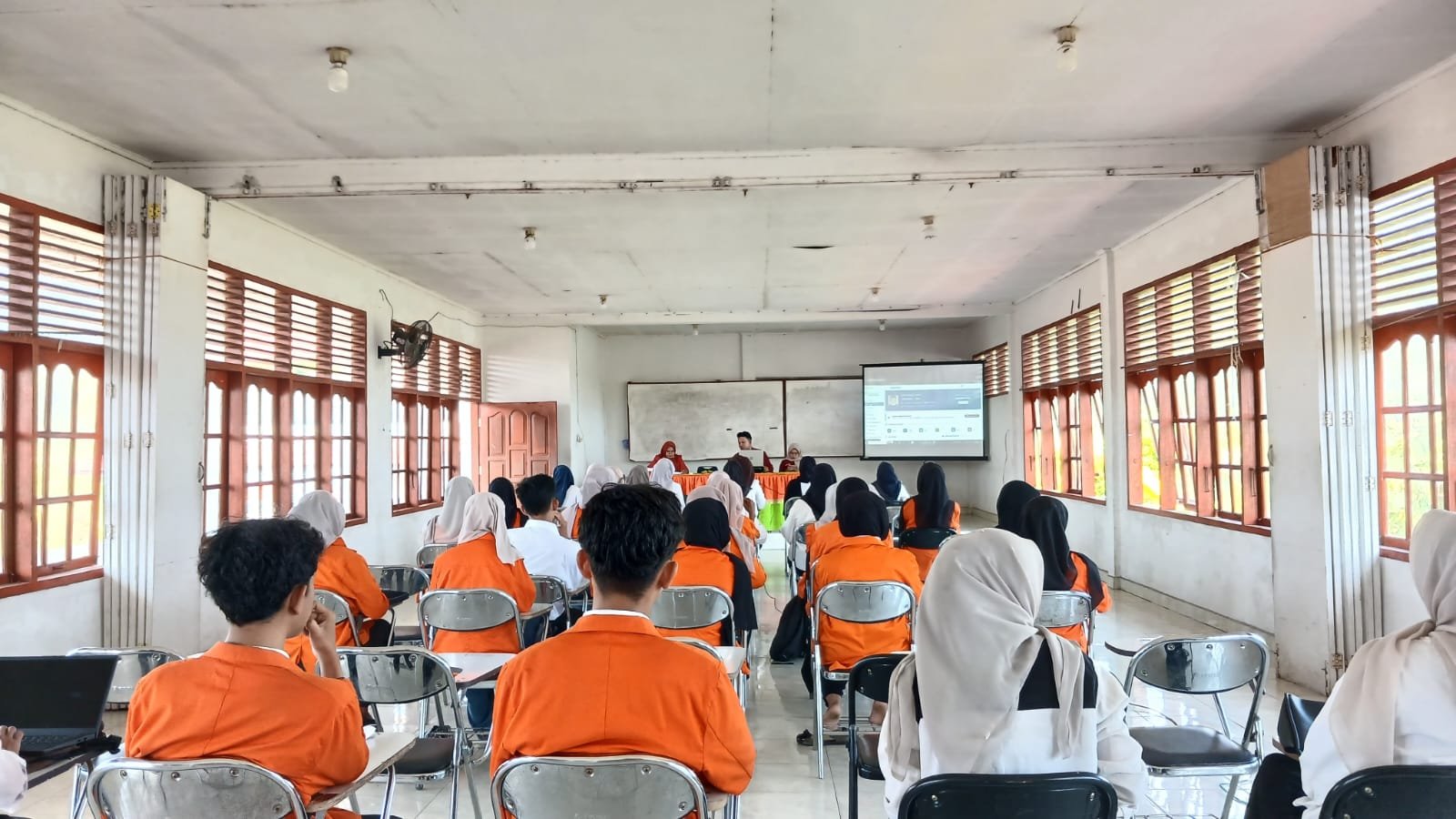 STIE dan STKIP Widyaswara Indonesia Gelar Pelatihan Penggunaan Aplikasi SIAKAD